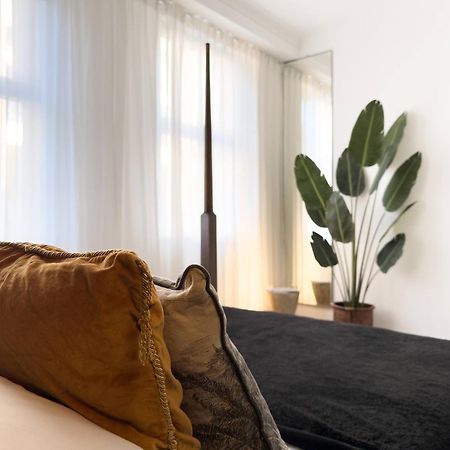 Tranquil Oasis W 100Inch Cinema & Hammock, By The Design Traveller Apartment London Luaran gambar